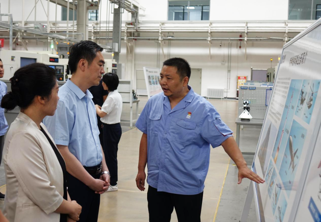 河南省工信廳黨組成員、副廳長孫永民一行蒞臨公司考察調(diào)研